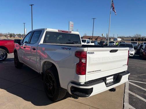 2022 Chevrolet Silverado 1500 Custom