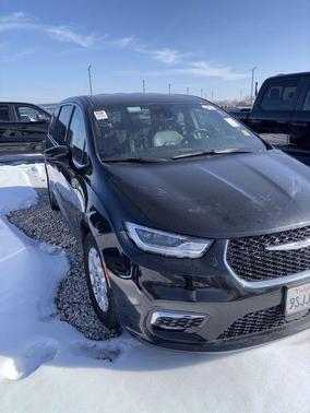 2025 Chrysler Pacifica L