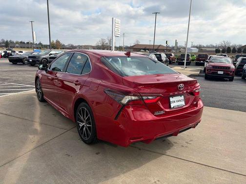 2024 Toyota Camry SE