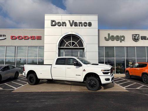 2026 RAM 3500 Laramie Crew Cab 4x4 8' Box