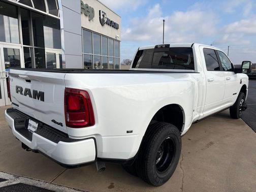 2026 RAM 3500 Laramie Crew Cab 4x4 8' Box