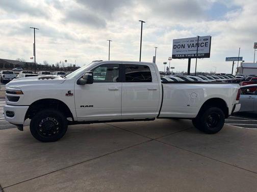 2026 RAM 3500 Laramie Crew Cab 4x4 8' Box