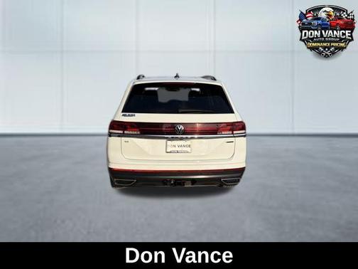 Pure White 2025 Volkswagen Atlas 2.0T SE w/Technology 4MOTION