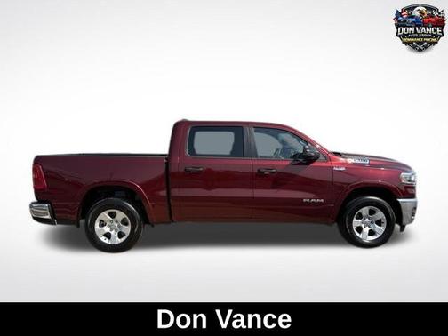 Delmonico Red Pearlcoat 2025 RAM 1500 Big Horn/Lone Star