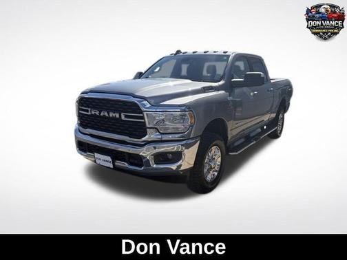 2022 RAM 3500 Big Horn Crew Cab 4x4 6'4' Box