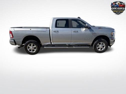 2022 RAM 3500 Big Horn Crew Cab 4x4 6'4' Box