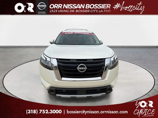 White 2024 Nissan Pathfinder SL