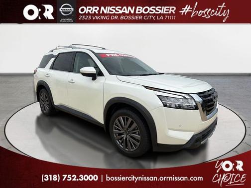 White 2024 Nissan Pathfinder SL
