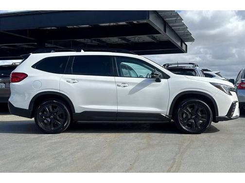 Crystal White Pearl 2023 Subaru Ascent Onyx Edition