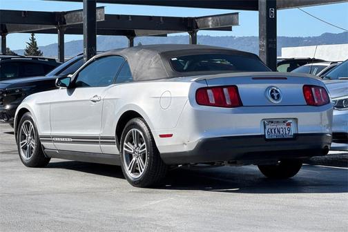 2010 Ford Mustang Base