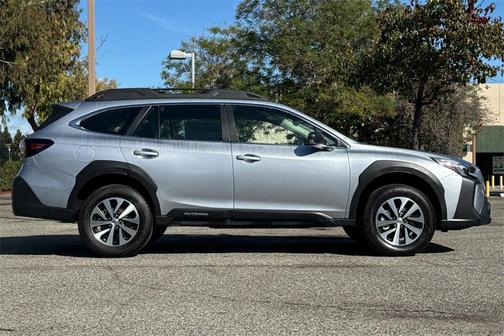 2025 Subaru Outback Base