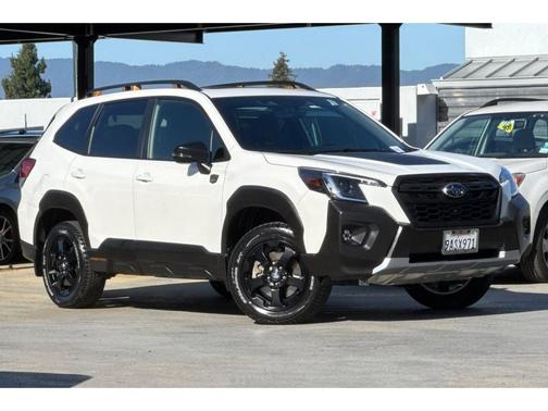 Crystal White Pearl 2022 Subaru Forester Wilderness