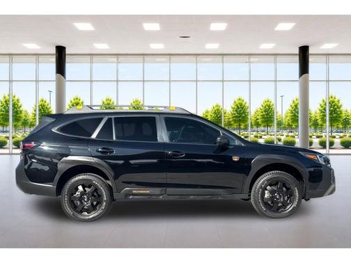Crystal Black Silica 2024 Subaru Outback Wilderness