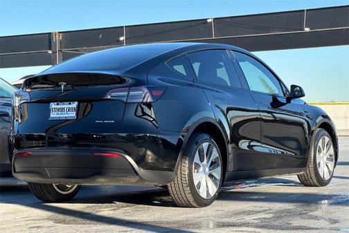 2023 Tesla Model Y Long Range Dual Motor All-Wheel Drive