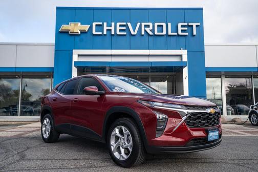 2025 Chevrolet Trax LS