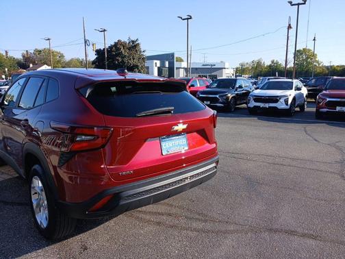 2025 Chevrolet Trax LS
