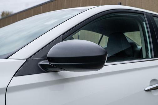 2024 Nissan Altima S FWD