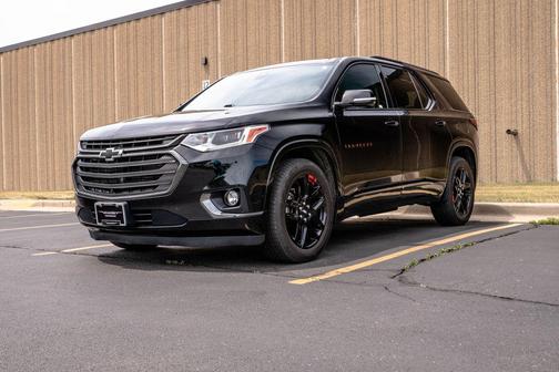 Mosaic Black Metallic 2019 Chevrolet Traverse Premier