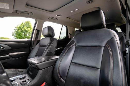 Mosaic Black Metallic 2019 Chevrolet Traverse Premier