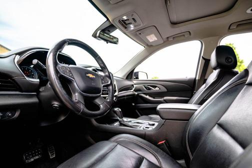 Mosaic Black Metallic 2019 Chevrolet Traverse Premier
