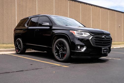 Mosaic Black Metallic 2019 Chevrolet Traverse Premier
