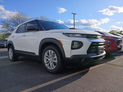 Summit White 2022 Chevrolet Trailblazer LS