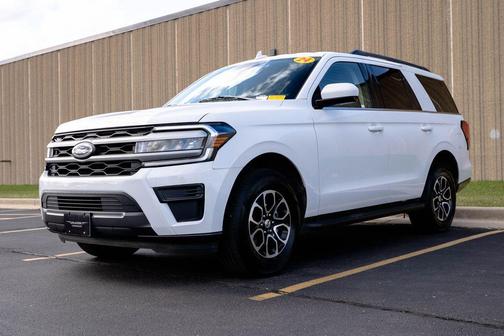 Oxford White 2024 Ford Expedition XLT