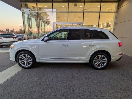 2025 Audi Q7 45 Premium Plus
