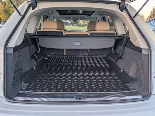 2025 Audi Q7 45 Premium Plus