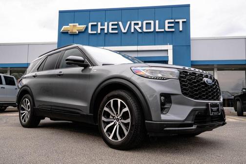 Carbonized Gray Metallic 2025 Ford Explorer ST-Line