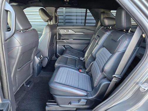 Carbonized Gray Metallic 2025 Ford Explorer ST-Line