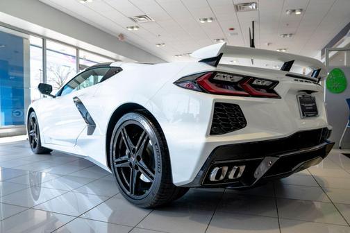 Arctic White 2026 Chevrolet Corvette Stingray w/3LT