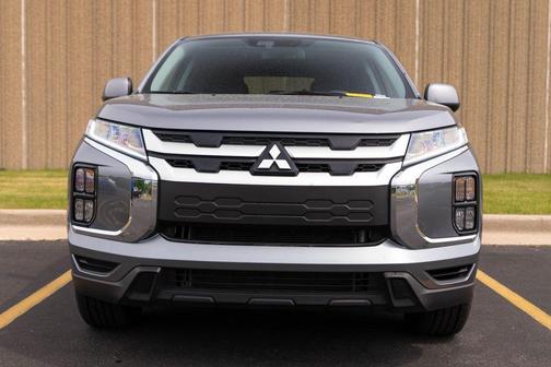 Mercury Gray Metallic 2024 Mitsubishi Outlander Sport 2.0 ES