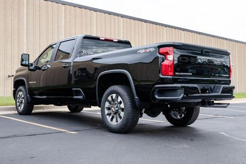 2026 Chevrolet Silverado 2500 Custom