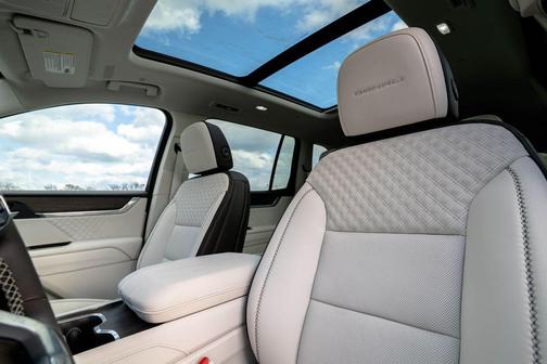 2024 GMC Acadia Denali