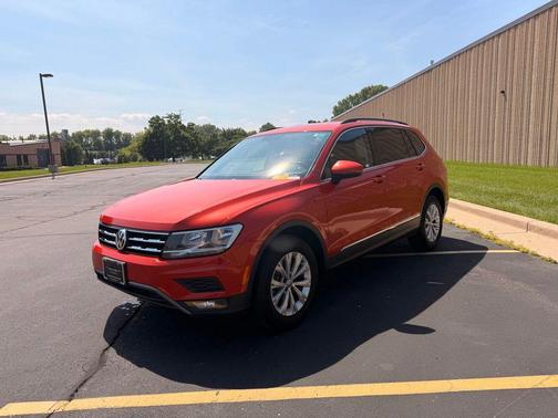 Orange Metallic 2018 Volkswagen Tiguan 2.0T SE 4MOTION