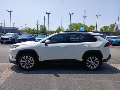2020 Toyota RAV4 XLE Premium