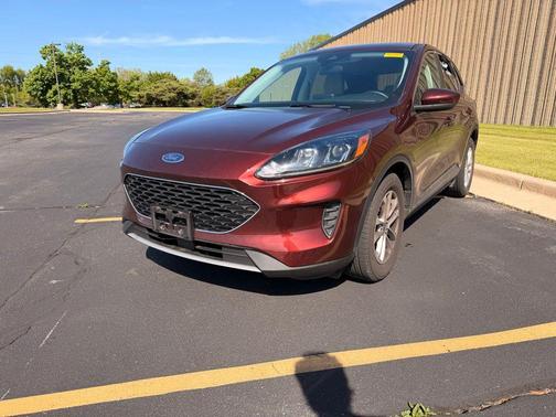 Bronze Fire Metallic 2021 Ford Escape SE
