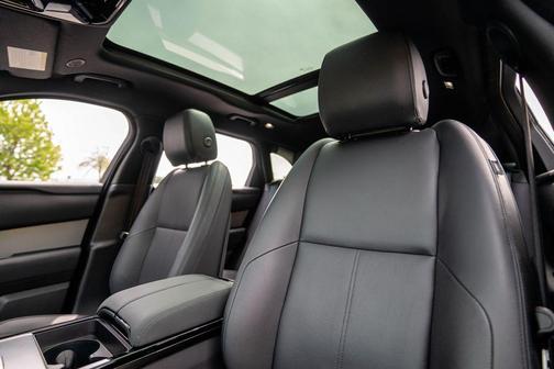 Arroios Gray Metallic 2025 Land Rover Range Rover Velar P250 S