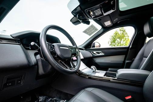 Arroios Gray Metallic 2025 Land Rover Range Rover Velar P250 S