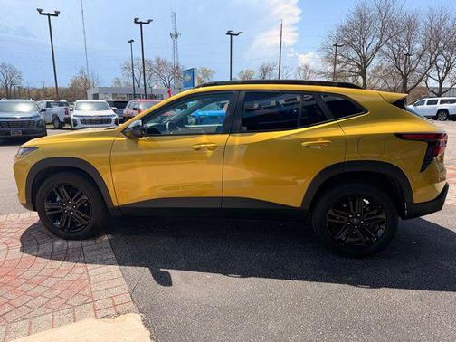 Nitro Yellow Metallic 2024 Chevrolet Trax FWD ACTIV