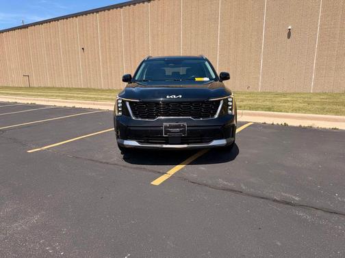 Ebony Black 2024 Kia Sorento S