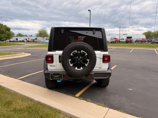 Bright White Clearcoat 2024 Jeep Wrangler 4xe Rubicon