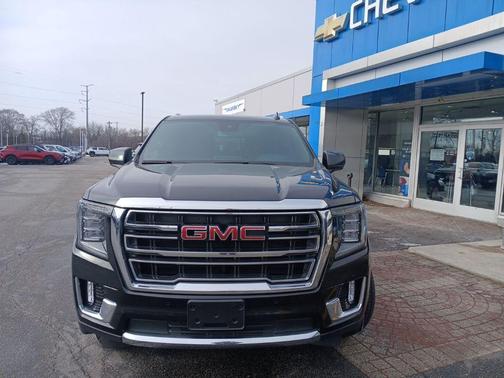 2023 GMC Yukon SLT