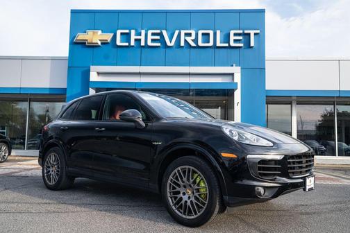2017 Porsche Cayenne Platinum Edition