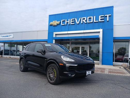 2017 Porsche Cayenne Platinum Edition