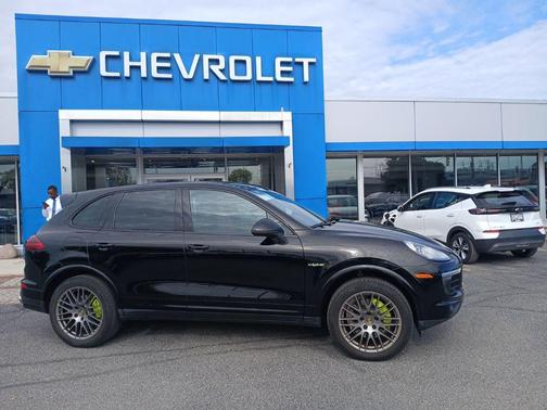 2017 Porsche Cayenne Platinum Edition