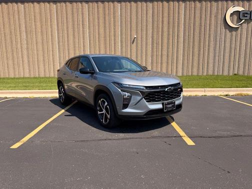 Sterling Gray Metallic 2024 Chevrolet Trax FWD 1RS
