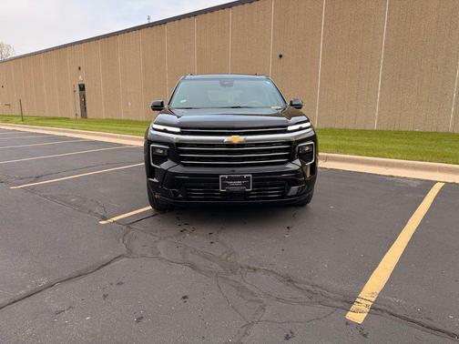 Mosaic Black Metallic 2025 Chevrolet Traverse High Country