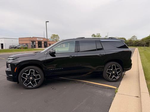Mosaic Black Metallic 2025 Chevrolet Traverse High Country